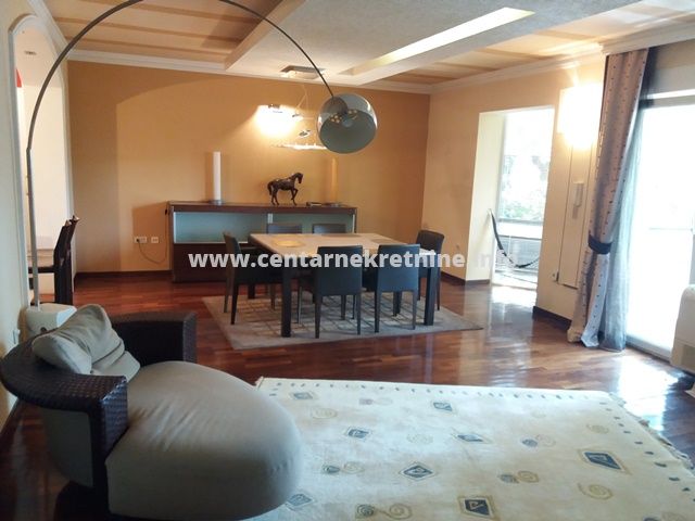 Lux trosoban stan Gorica C