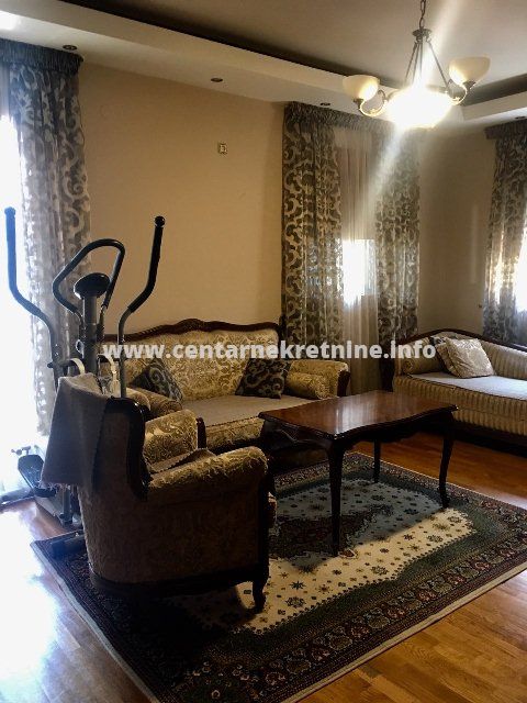 Trosoban stan, Gorica C