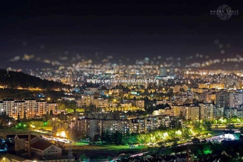 Trosoban stan, Centar