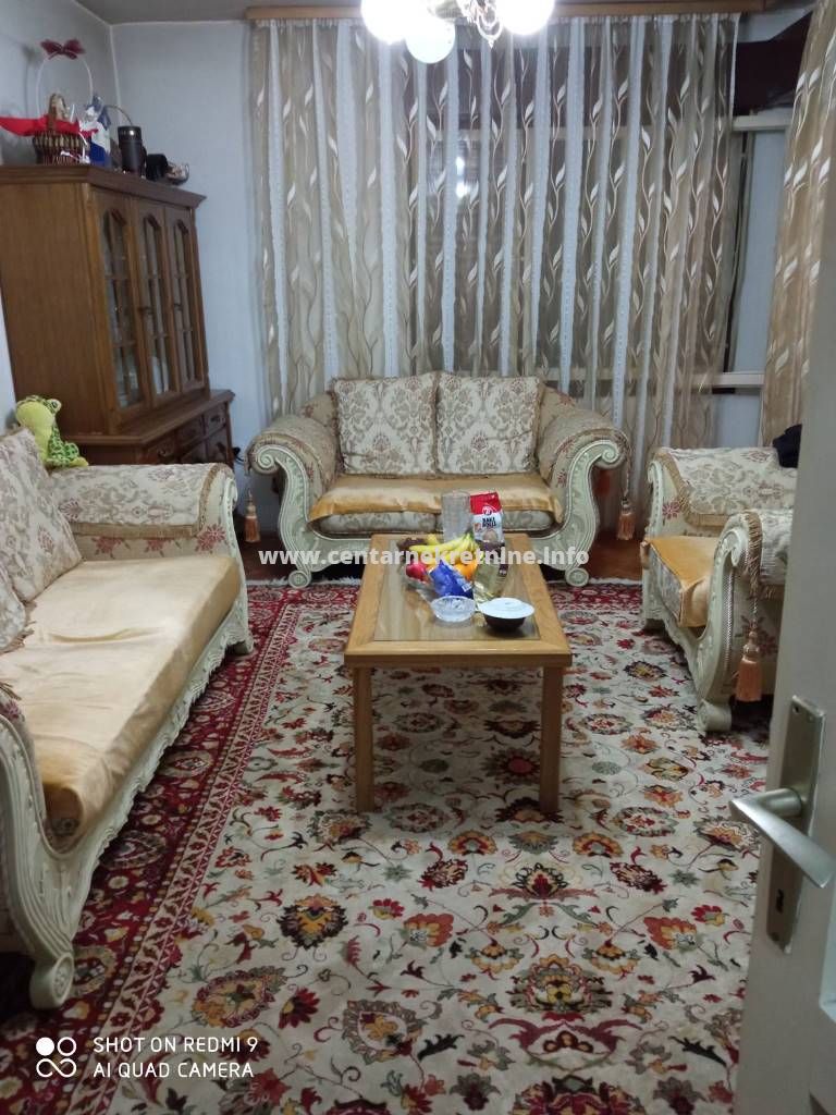 Trosoban stan, Cetinje