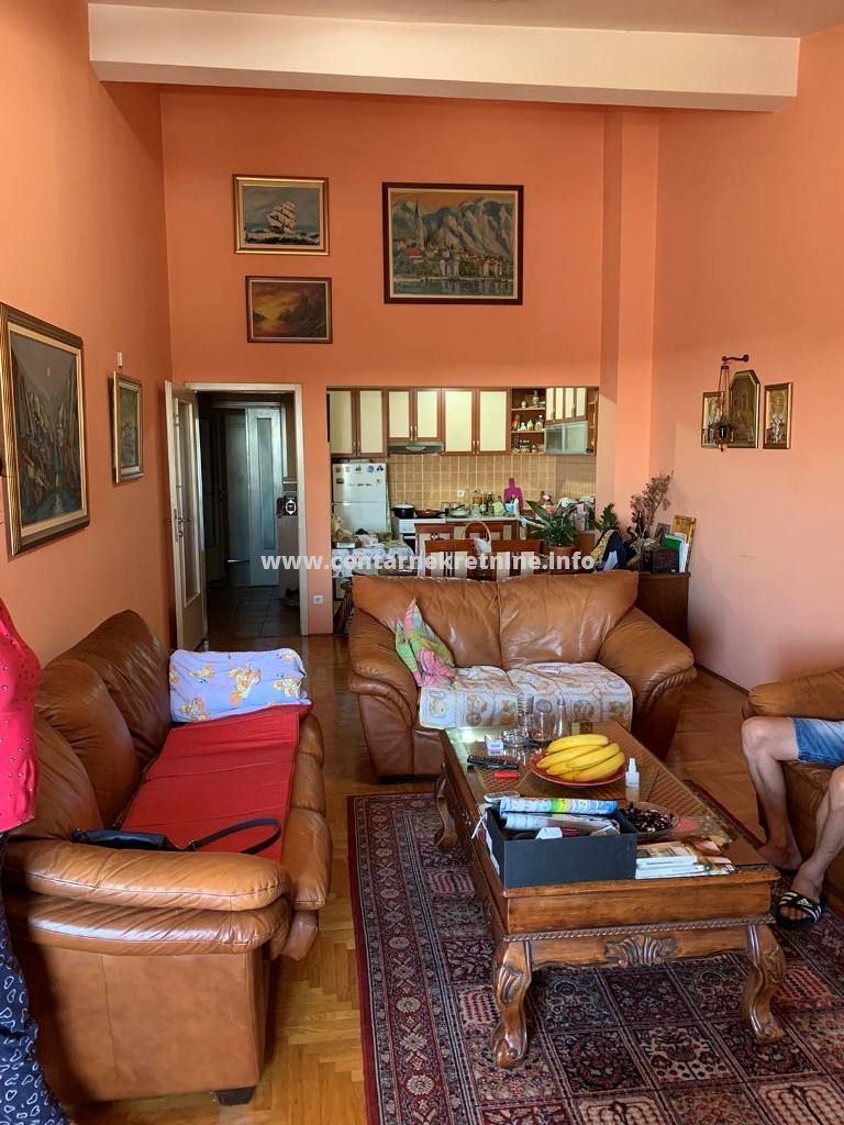 Trosoban stan Preko Morace