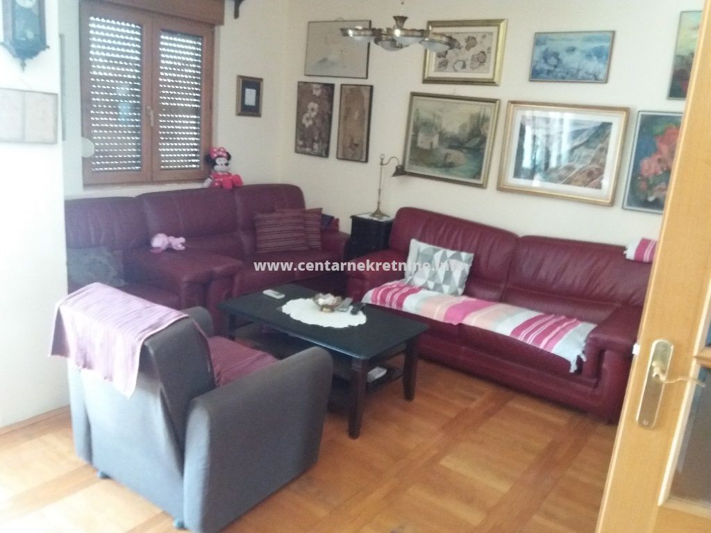 Trosoban stan Preko Morače