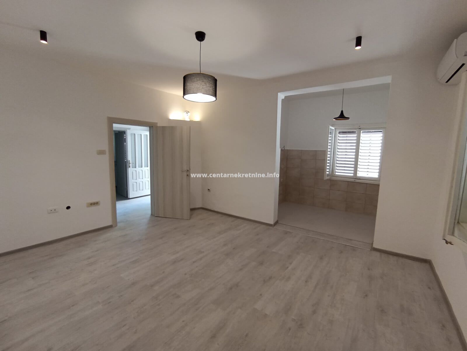 Poslovni prostor, Stari aerodrom