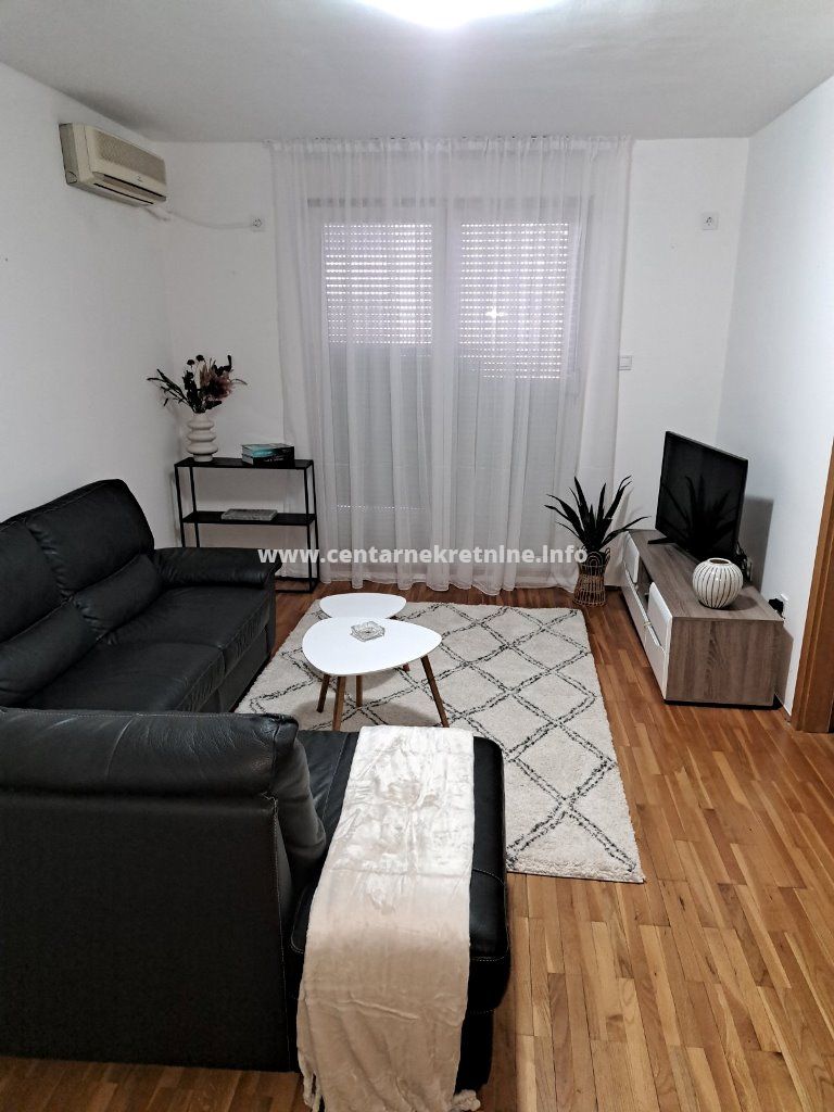 Jednosoban stan, Ljubovic