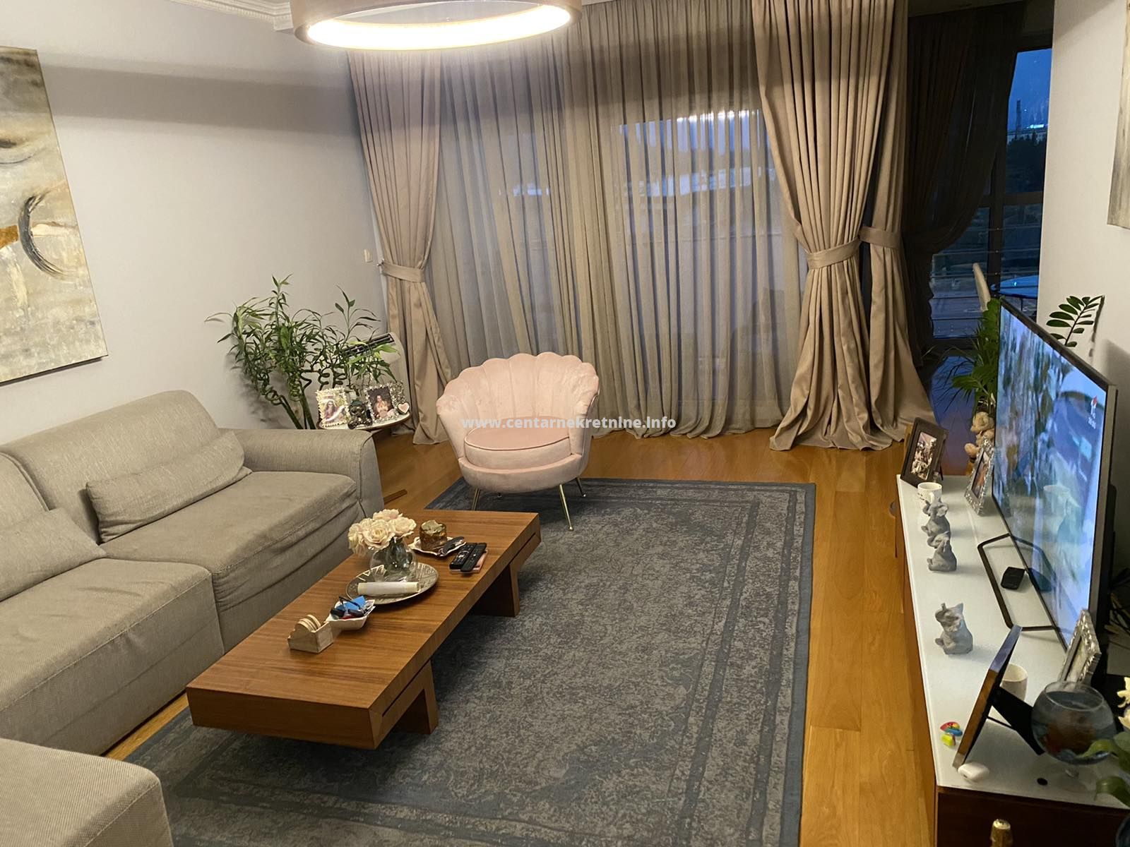 Lux trosoban stan Preko Morace