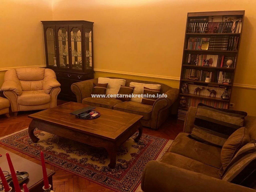 Jednosoban stan, Centar